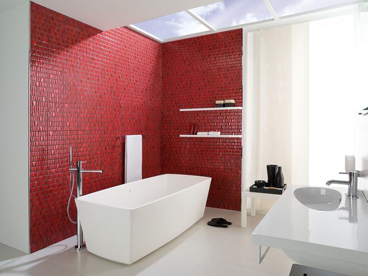 Inspiración para cuartos de baño en rojo: Trento Damasco de Porcelanosa