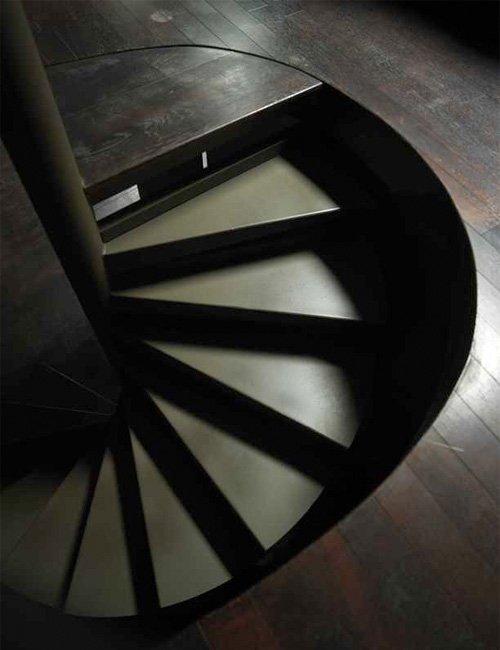 Decoración de escaleras. Escalera de caracol de diseño