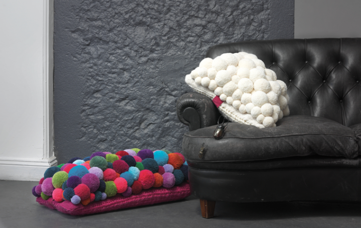Elementos decorativos con pompones de lana