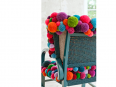 Muebles y accesorios decorativos con pompones de lana
