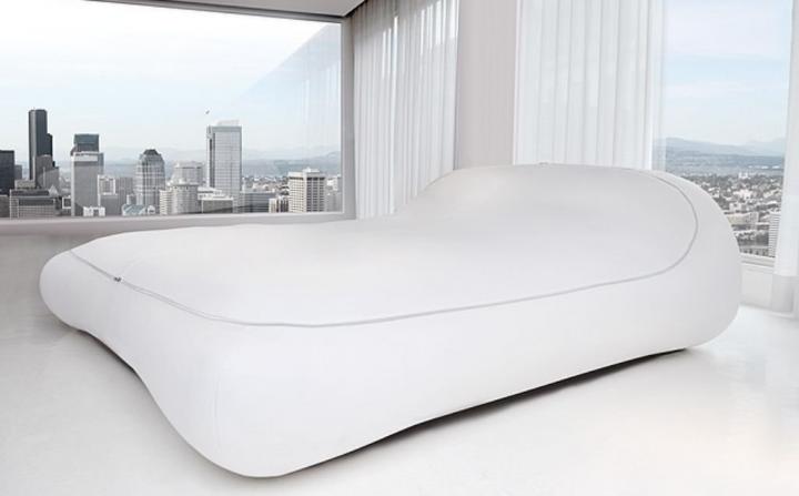 Accesorios para una decoración en blanco: cama Letto Zip