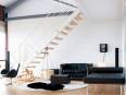 Apartamento loft minimalista en blanco y negro