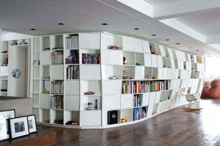 Apartamento Bookshelf de Triptyque Studio