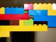 Pared fabricada con piezas Lego