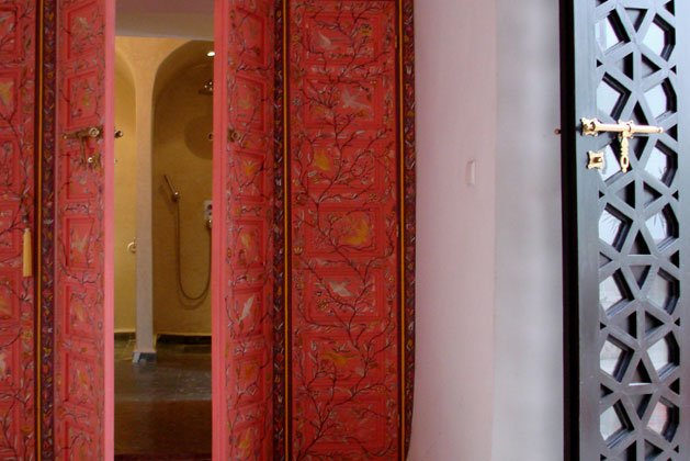 Decoración marroquí en el hotel P’tit Habibi