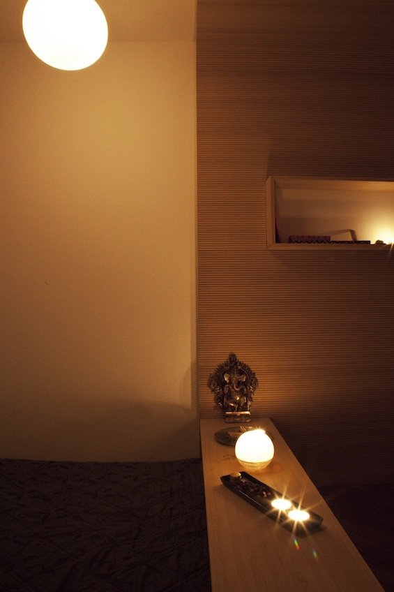Habitación para meditación por Bianco Studio