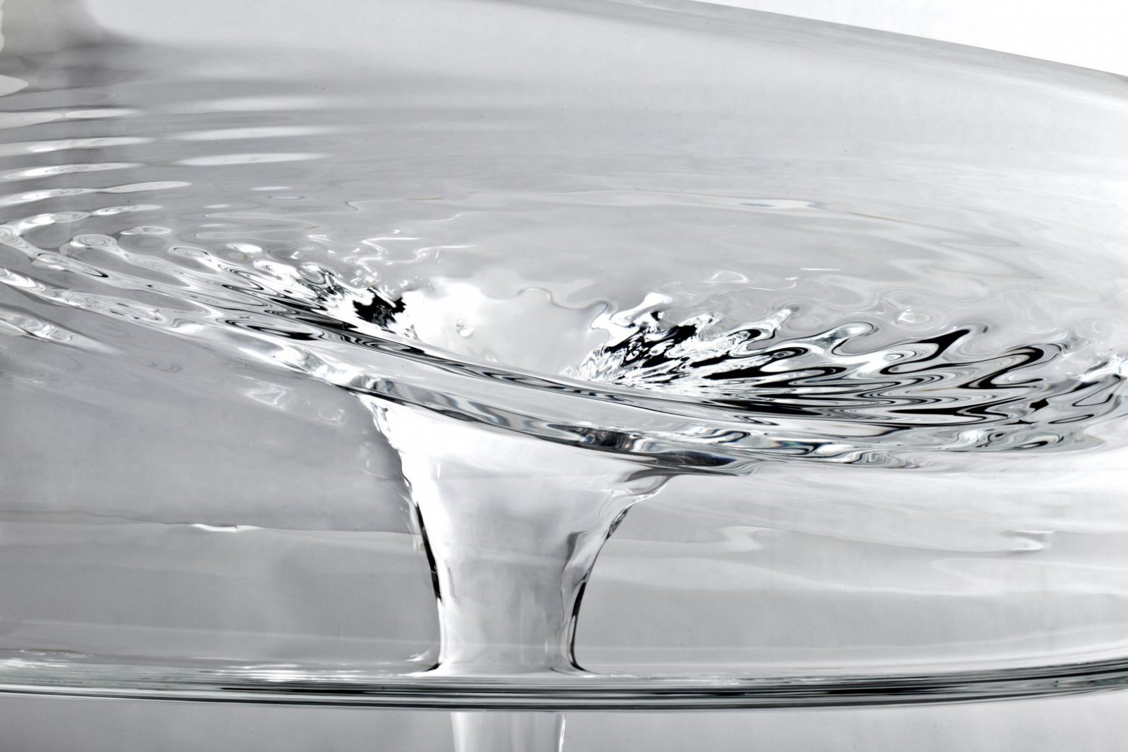 Mesa Liquid Glacial de Zaha Hadid