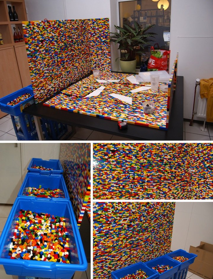 Pared fabricada con piezas Lego